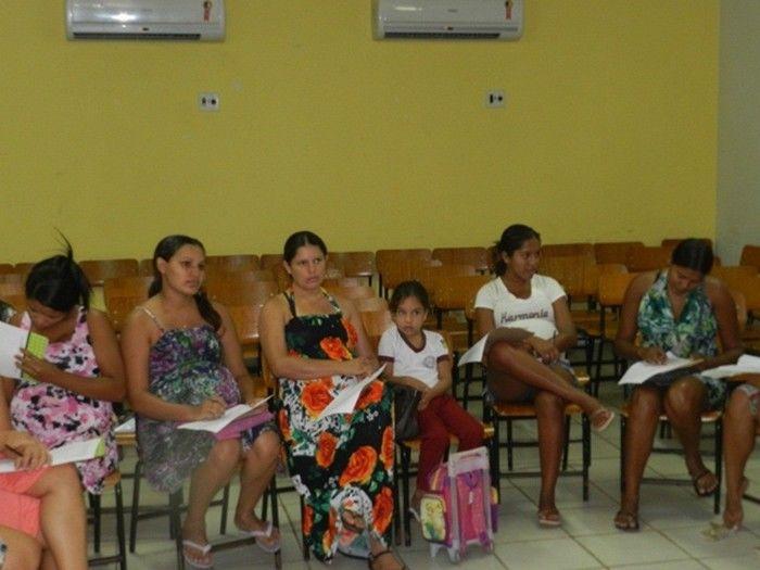 SEMAS entregou kit de enxoval para gestantes de Esperantina - Imagem 5