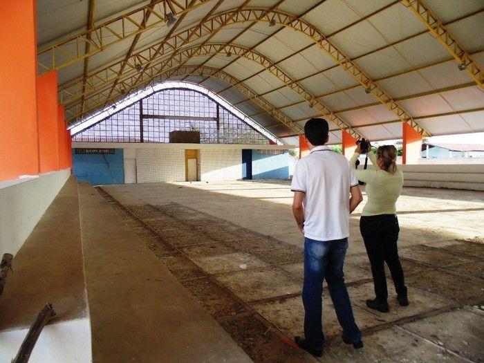 Prefeito Zé Resende acompanha engenheiros do FNDE em visita aos ginásios cobertos - Imagem 12