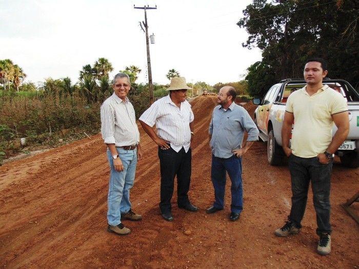 Prefeito Zé Resende recebe representantes da empresa RM responsável pelo asfaltamento da PI 331 - Imagem 4