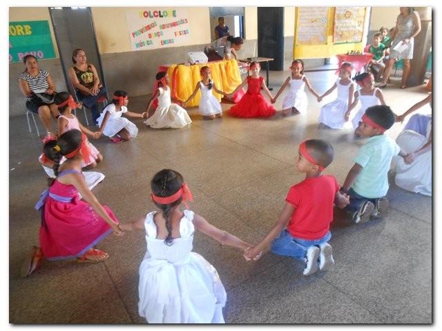 Escola Municipal João de Sousa Leal realiza atividades do Projeto Arte e Cultura na Escola. - Imagem 22