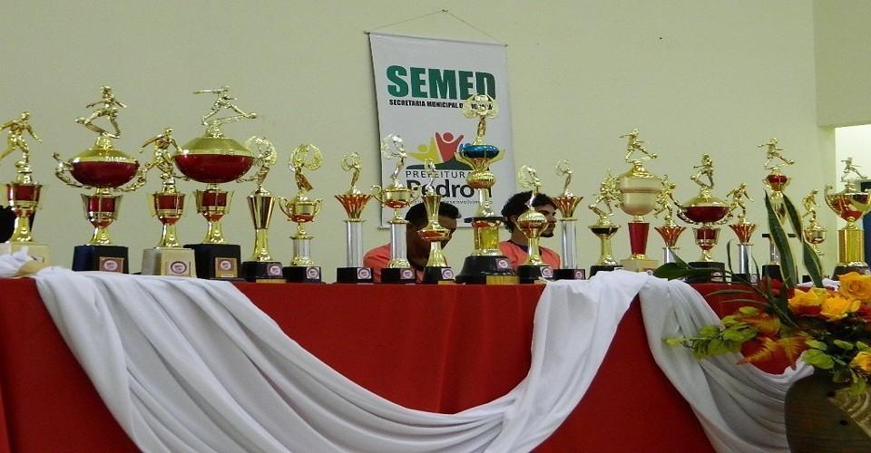 JOPS: 500 atletas participam dos jogos. Escola fatura computador