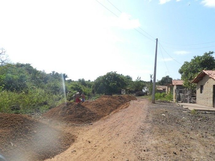 Prefeitura recupera estradas da comunidade Vassouras  - Imagem 2