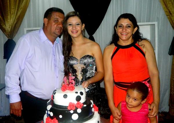 Aniversário de Zayra Meneses comemorado em grande estilo - Imagem 2