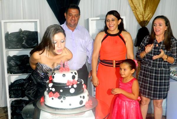 Aniversário de Zayra Meneses comemorado em grande estilo - Imagem 5