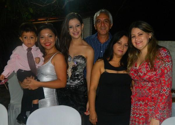 Aniversário de Zayra Meneses comemorado em grande estilo - Imagem 28