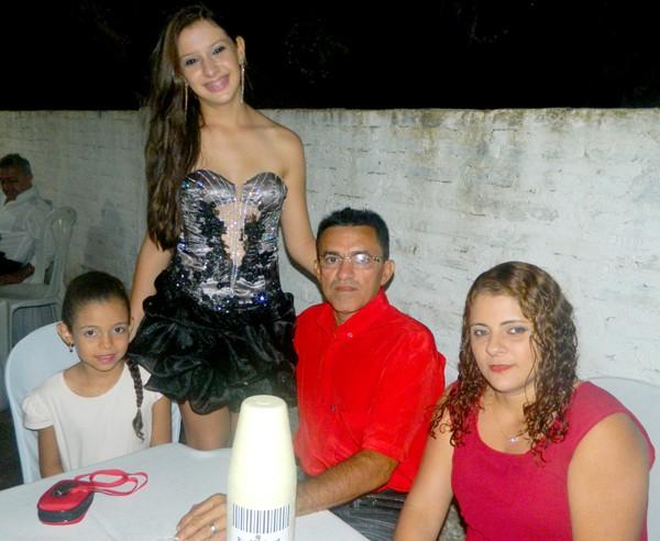 Aniversário de Zayra Meneses comemorado em grande estilo - Imagem 21