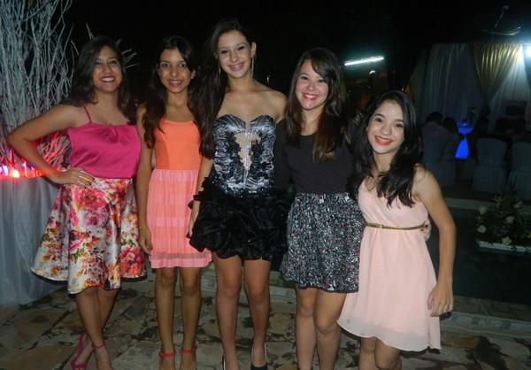 Aniversário de Zayra Meneses comemorado em grande estilo - Imagem 10