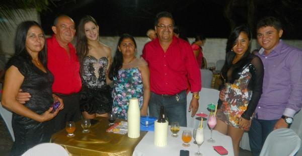 Aniversário de Zayra Meneses comemorado em grande estilo - Imagem 29