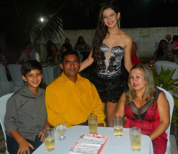 Aniversário de Zayra Meneses comemorado em grande estilo - Imagem 42