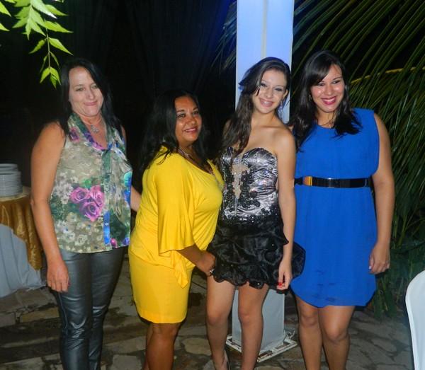 Aniversário de Zayra Meneses comemorado em grande estilo - Imagem 38