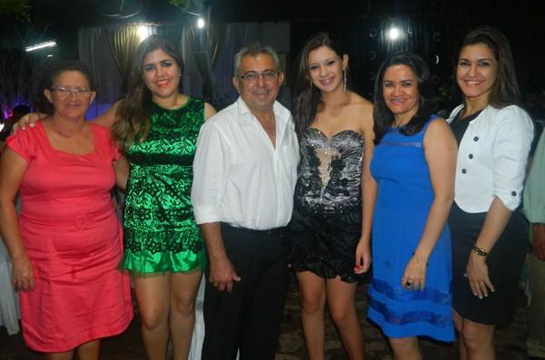 Aniversário de Zayra Meneses comemorado em grande estilo - Imagem 30