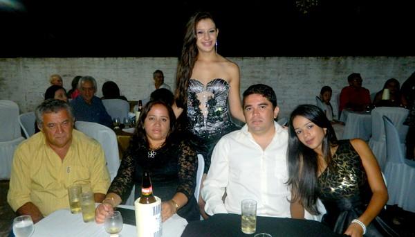 Aniversário de Zayra Meneses comemorado em grande estilo - Imagem 26