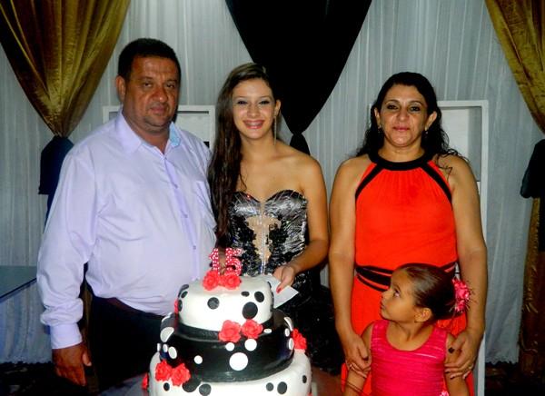 Aniversário de Zayra Meneses comemorado em grande estilo - Imagem 1