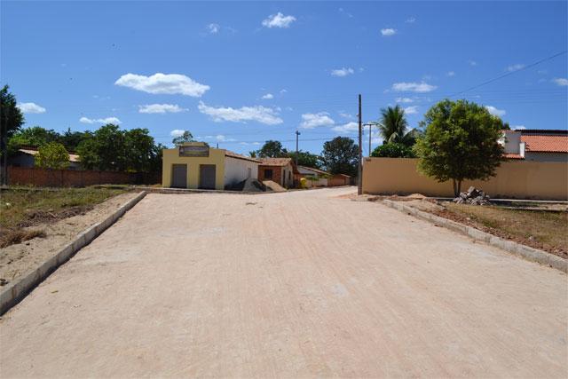 Prefeita Paula Araujo faz visita às obras em andamento na cidade - Imagem 2