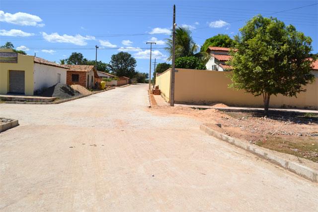 Prefeita Paula Araujo faz visita às obras em andamento na cidade - Imagem 1