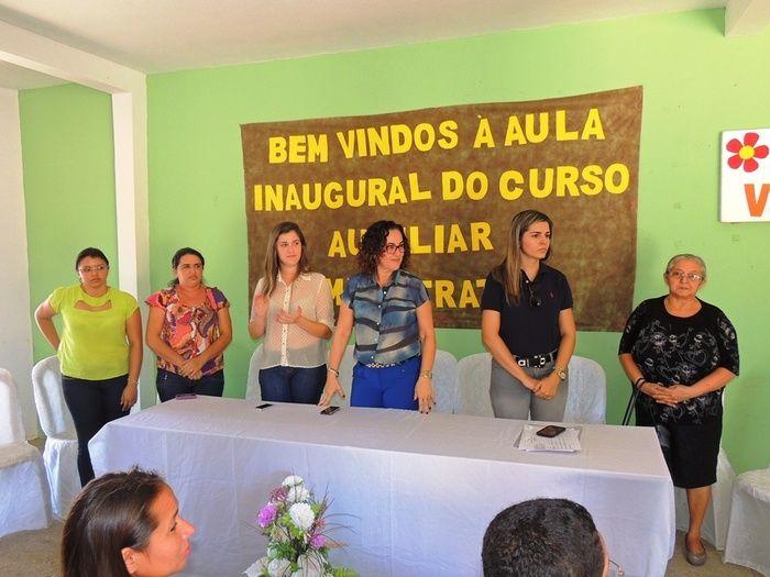 Milton Brandão realiza aula inaugural do curso de Auxiliar Administrativo - Imagem 5