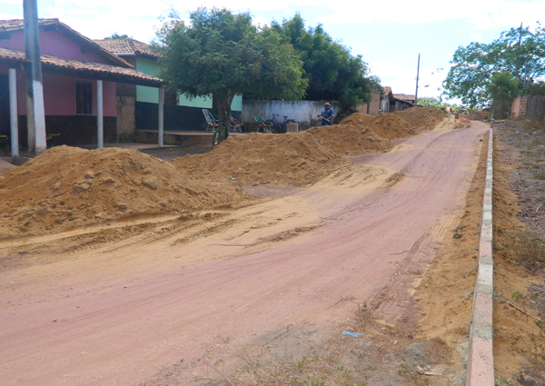 Começa a construção de pavimentação poliédrica no Bairro Frecheiras - Imagem 2