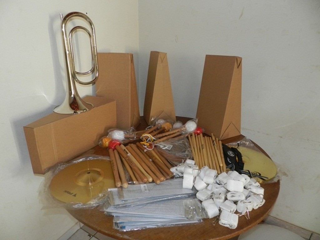 Banda de música da Secretaria de Educação de Esperantina recebe novos instrumentos musicais