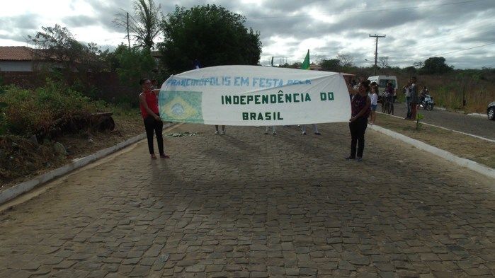 Público prestigia Desfile Cívico de 7 de setembro em Francinópolis - Imagem 7