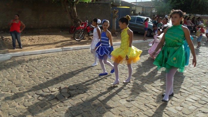 Público prestigia Desfile Cívico de 7 de setembro em Francinópolis - Imagem 11