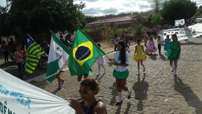 Público prestigia Desfile Cívico de 7 de setembro em Francinópolis - Imagem 9