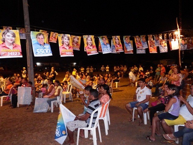 Ex-prefeito de Esperantina Lourival Bezerra participa de reunião politica no Canto da Palmeira - Imagem 9