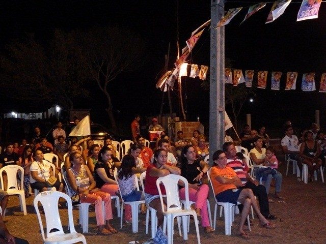 Ex-prefeito de Esperantina Lourival Bezerra participa de reunião politica no Canto da Palmeira - Imagem 3