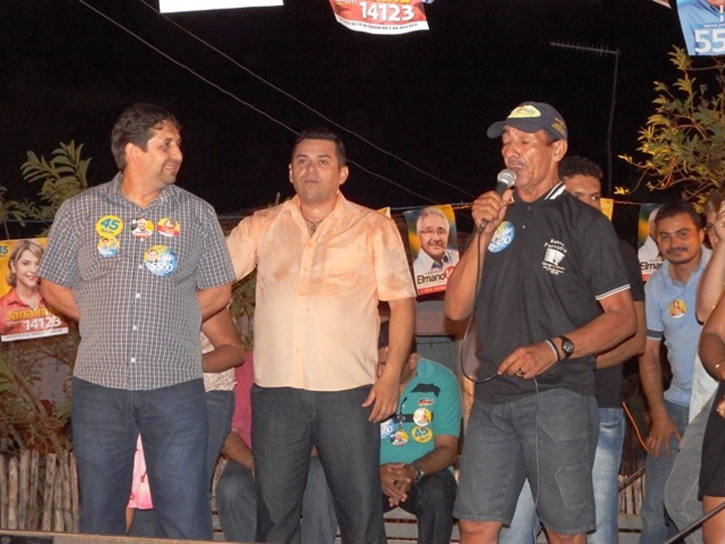 Ex-prefeito de Esperantina Lourival Bezerra participa de reunião politica no Canto da Palmeira