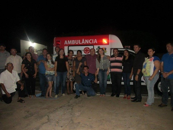 Prefeito Reginaldo recebe nova ambulância para São Félix do Piauí - Imagem 4