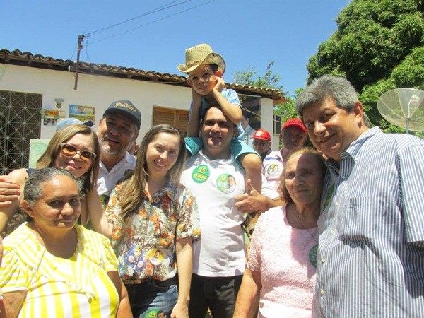 Prefeito Reginaldo recepciona o governador Zé Filho e demais aliados em uma visita a São Félix - Imagem 7