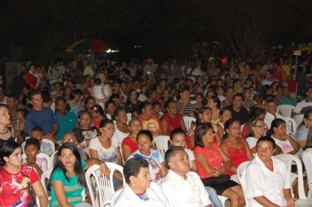 Centenas de fiéis participam da procissão de abertura em honra ao Sagrado Coração de Jesus - Imagem 22