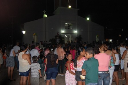Centenas de fiéis participam da procissão de abertura em honra ao Sagrado Coração de Jesus - Imagem 36