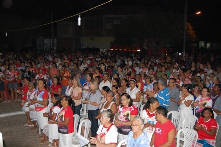 Centenas de fiéis participam da procissão de abertura em honra ao Sagrado Coração de Jesus - Imagem 33