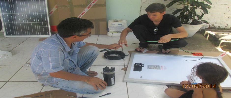 Jovens do Projeto “Natu popas” recebem placa solar