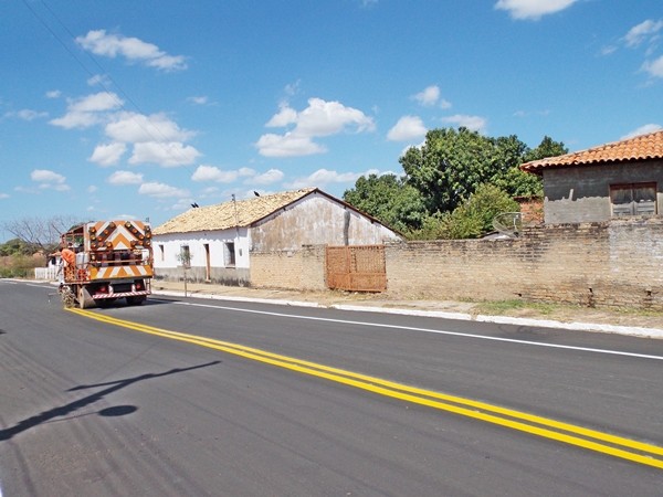 Secretaria de obras inicia sinalização da pavimentação do bairro trizidela - Imagem 20