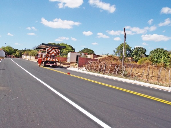 Secretaria de obras inicia sinalização da pavimentação do bairro trizidela - Imagem 14