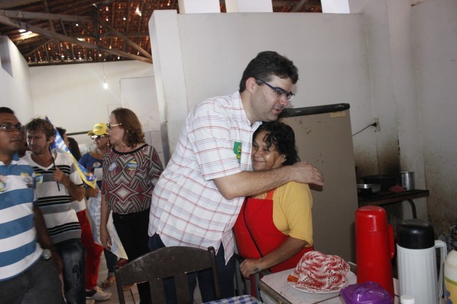 Luciano Nunes participa de caminhada pela feira no centro comercial de Miguel Alves - Imagem 50