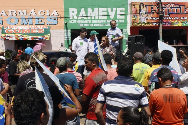 Luciano Nunes participa de caminhada pela feira no centro comercial de Miguel Alves - Imagem 59