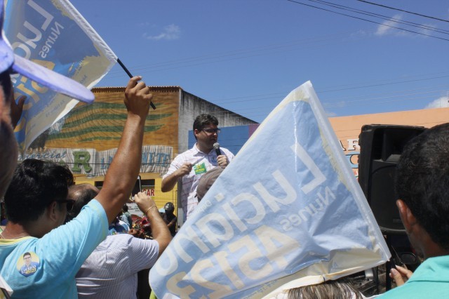 Luciano Nunes participa de caminhada pela feira no centro comercial de Miguel Alves - Imagem 26