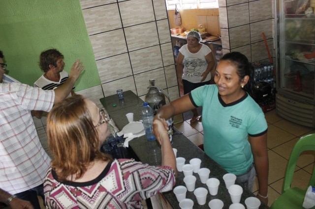 Luciano Nunes participa de caminhada pela feira no centro comercial de Miguel Alves - Imagem 42
