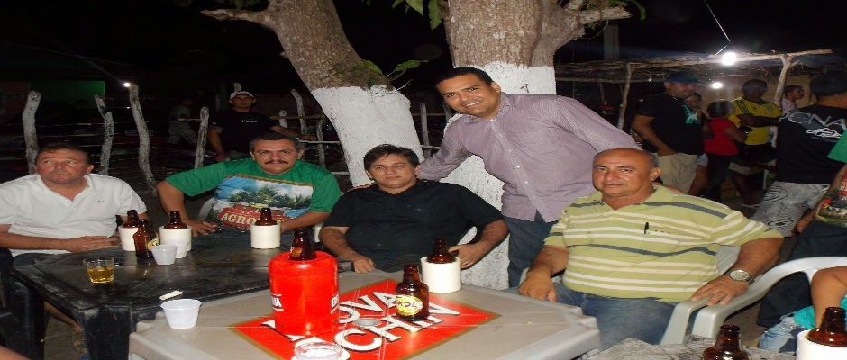 Centenas de pessoas prestigiam abertura da II Exposição Agrobom em Bom Princípio do Piauí