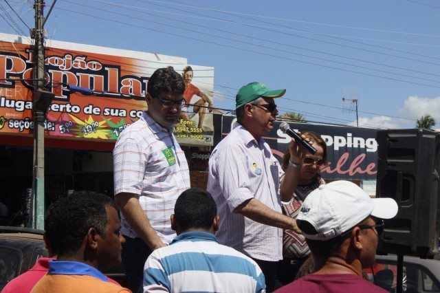 Luciano Nunes participa de caminhada pela feira no centro comercial de Miguel Alves - Imagem 61