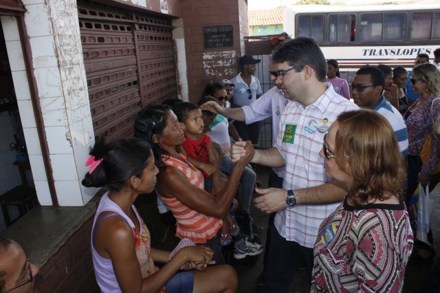 Luciano Nunes participa de caminhada pela feira no centro comercial de Miguel Alves - Imagem 44