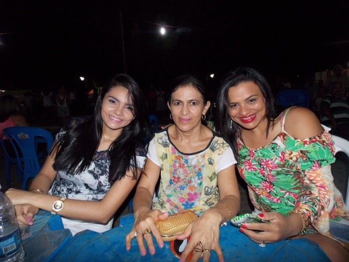 Registros fotográficos logo após a novena no espaço da Barraca Paroquial  e da Praça Acelino Rezende - Imagem 7