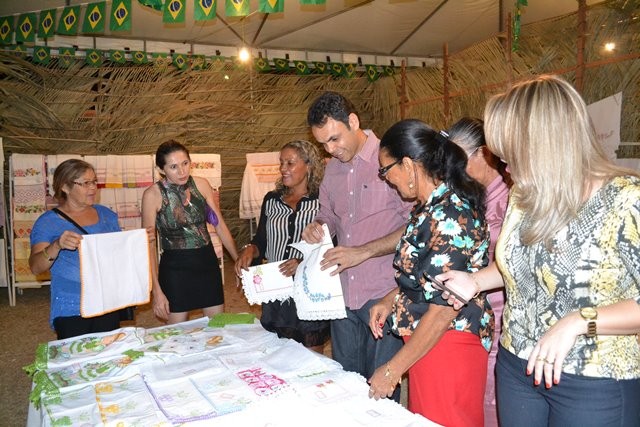 Prefeitura promove artesanato sanjoanense nos festejos juninos - Imagem 16