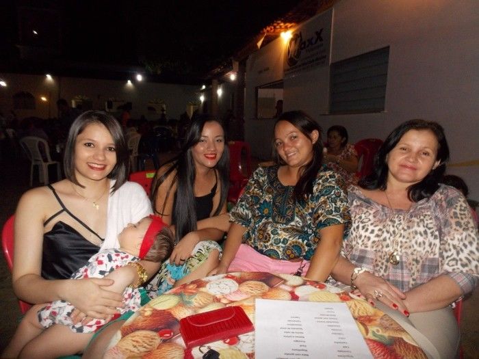 Registros fotográficos logo após a novena no espaço da Barraca Paroquial  e da Praça Acelino Rezende - Imagem 10