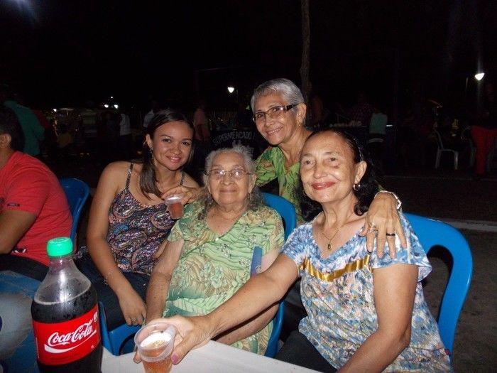 Registros fotográficos logo após a novena no espaço da Barraca Paroquial  e da Praça Acelino Rezende - Imagem 37