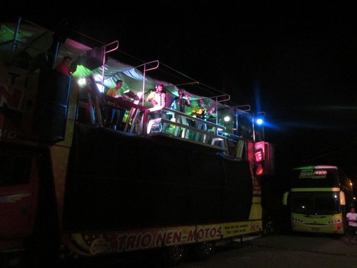 Trio Elétrico Nem Motos faz encerramento dos festejos  no bairro Vila em Agricolândia - Imagem 2