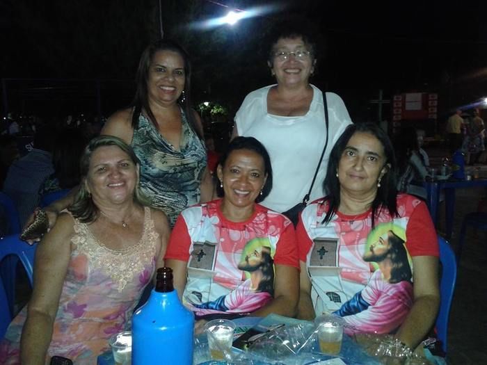 Registros fotográficos logo após a novena no espaço da Barraca Paroquial e da Praça Acelino Rezende - Imagem 34