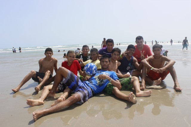 Prefeita leva jovens e  pessoas da terceira idade para o litoral piauiense - Imagem 100